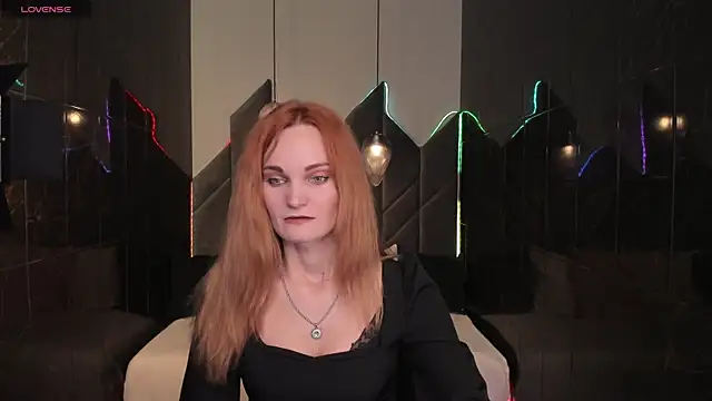 Snapshot of SaraSubtlety chatting on November 14, 1:32 pm SaraSubtlety online show from November 14, 1:32 pm