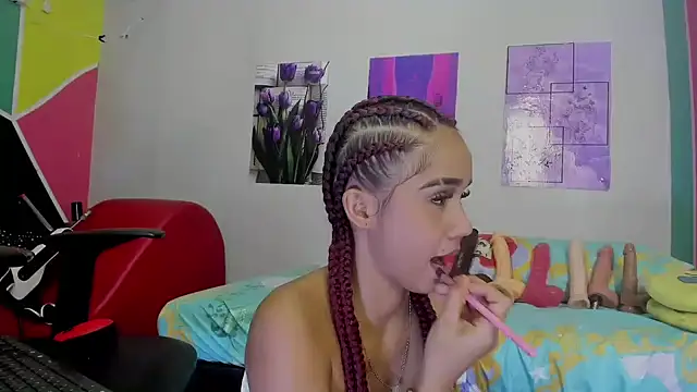 MarianaManzur online show from February 7, 8:20 pm