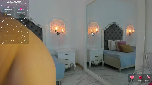 Valentina Ross  online show from May 6, 12:32 pm