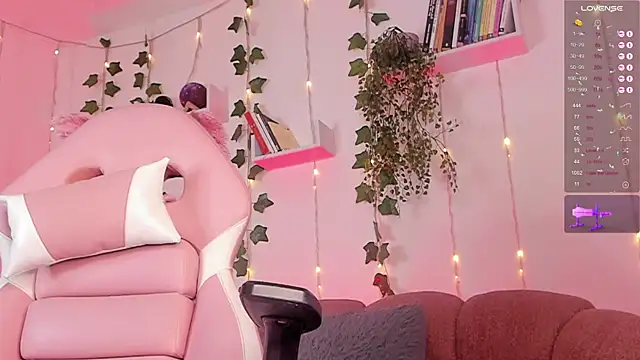 imlissie online show from December 6, 8:26 am