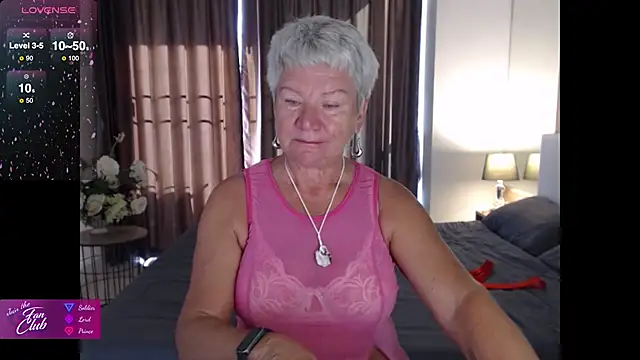 Snapshot of roxana_brooks chatting on January 9, 1:30 am roxana brooks online show from January 9, 1:30 am