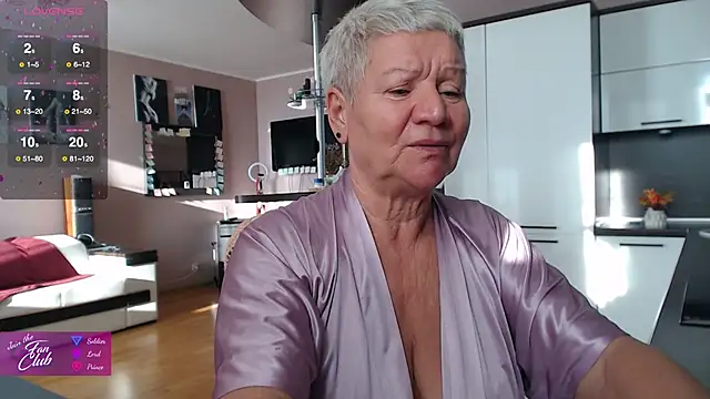 Snapshot of roxana_brooks chatting on February 6, 9:12 am roxana brooks online show from February 6, 9:12 am