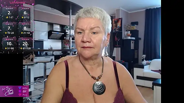 Snapshot of roxana_brooks chatting on February 15, 2:14 pm roxana brooks online show from February 15, 2:14 pm