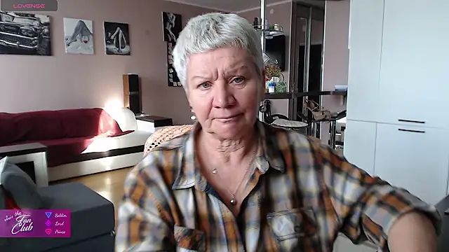 Snapshot of roxana_brooks chatting on February 21, 12:28 pm roxana brooks online show from February 21, 12:28 pm