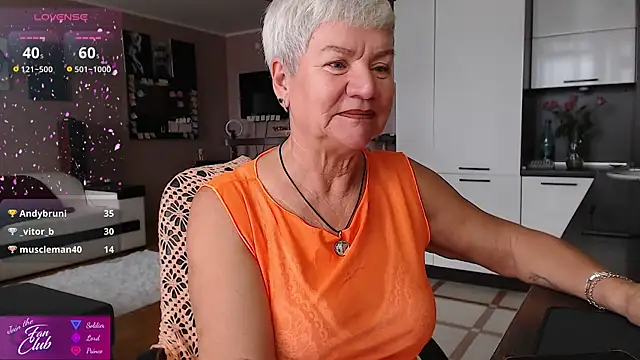 roxana brooks online show from July 5, 8:10 am