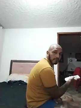 KenllyH online show from April 10, 12:27 am