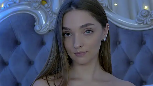 VirginieCruz online show from February 2, 11:32 pm