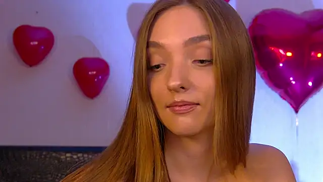 VirginieCruz online show from February 10, 10:30 pm