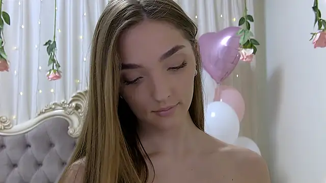 VirginieCruz online show from February 13, 8:38 am