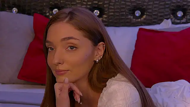 VirginieCruz online show from February 28, 2:53 pm