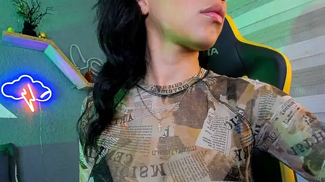 Snapshot of Marcelinee__ chatting on January 27, 11:22 pm Marcelinee   online show from January 27, 11:22 pm