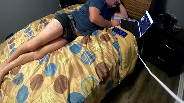 Snapshot of spankme1976 chatting on April 2, 3:04 am spankme1976 online show from April 2, 3:04 am