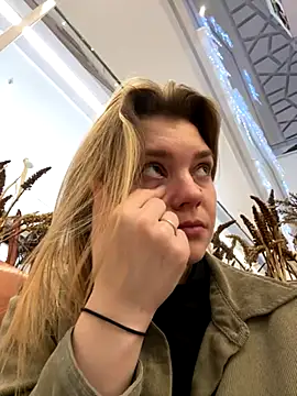 ValenciaShock online show from December 3, 6:43 am