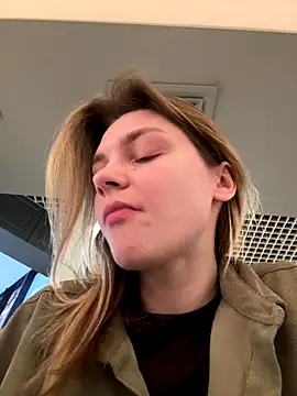 Snapshot of ValenciaShock chatting on December 20, 6:42 am ValenciaShock online show from December 20, 6:42 am