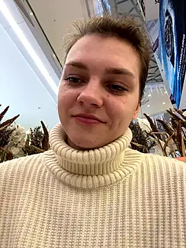 Snapshot of ValenciaShock chatting on January 15, 6:40 am ValenciaShock online show from January 15, 6:40 am