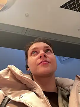 Snapshot of ValenciaShock chatting on February 14, 6:43 am ValenciaShock online show from February 14, 6:43 am