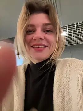 Snapshot of ValenciaShock chatting on February 15, 6:54 am ValenciaShock online show from February 15, 6:54 am