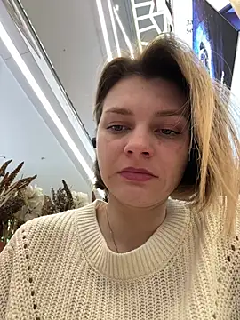 Snapshot of ValenciaShock chatting on February 19, 6:42 am ValenciaShock online show from February 19, 6:42 am