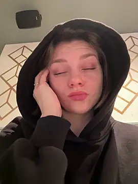 Snapshot of ValenciaShock chatting on February 21, 6:36 am ValenciaShock online show from February 21, 6:36 am