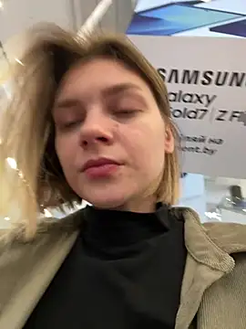 Snapshot of ValenciaShock chatting on February 27, 6:35 am ValenciaShock online show from February 27, 6:35 am