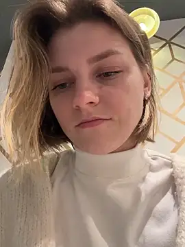 Snapshot of ValenciaShock chatting on March 1, 6:37 am ValenciaShock online show from March 1, 6:37 am