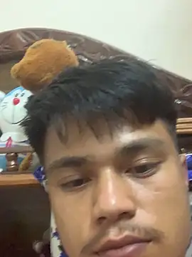 Hullax online show from November 8, 4:51 pm