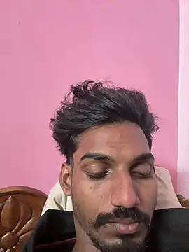 Snapshot of yo19boy chatting on January 12, 5:01 am yo19boy online show from January 12, 5:01 am