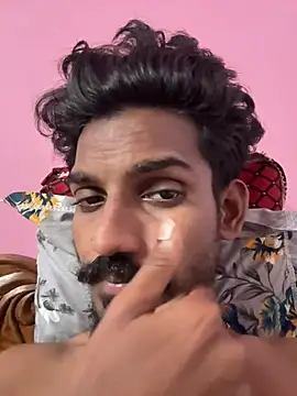 Snapshot of yo19boy chatting on February 13, 6:42 am yo19boy online show from February 13, 6:42 am