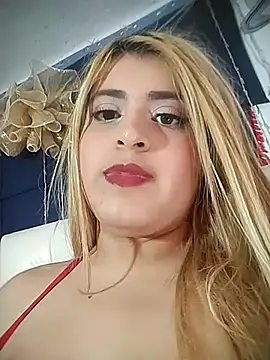 Snapshot of bella_star21 chatting on March 6, 12:43 am bella star21 online show from March 6, 12:43 am