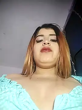 Snapshot of bella_star21 chatting on September 14, 1:27 am bella star21 online show from September 14, 1:27 am