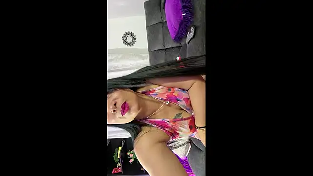 Snapshot of Karina_Yang chatting on February 23, 6:38 pm Karina Yang online show from February 23, 6:38 pm