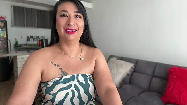 Karina Yang online show from April 14, 6:03 pm