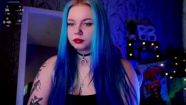 Moon Valkyrie online show from February 9, 6:01 am