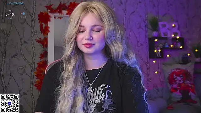 Moon Valkyrie online show from September 17, 7:43 am