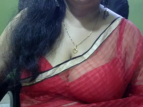 Snapshot of Mona_love143 chatting on November 3, 9:10 am Mona love143 online show from November 3, 9:10 am