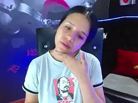 Snapshot of VALERY_MEER chatting on December 6, 11:44 am VALERY MEER online show from December 6, 11:44 am