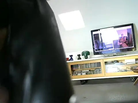 Snapshot of rodrigotof2000 chatting on December 16, 10:20 am rodrigotof2000 online show from December 16, 10:20 am