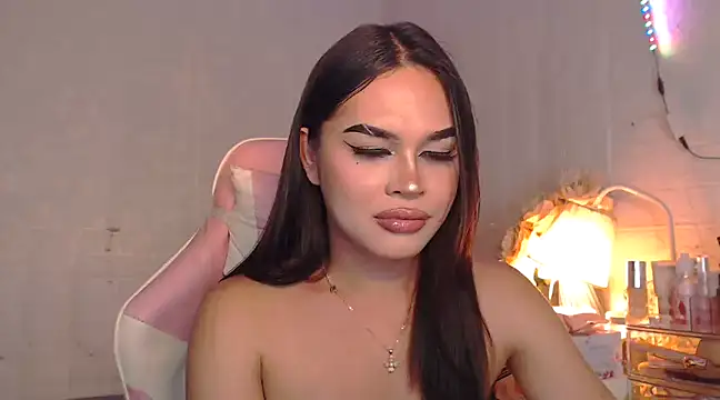 Ashely Lewis online show from January 20, 2:03 pm