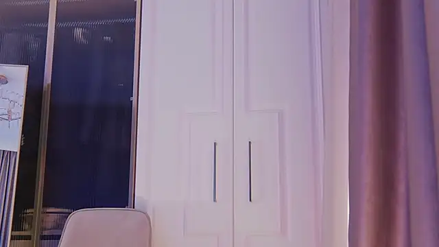 MilaDYstarlight online show from March 7, 8:22 pm