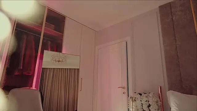 MilaDYstarlight online show from January 17, 7:06 pm