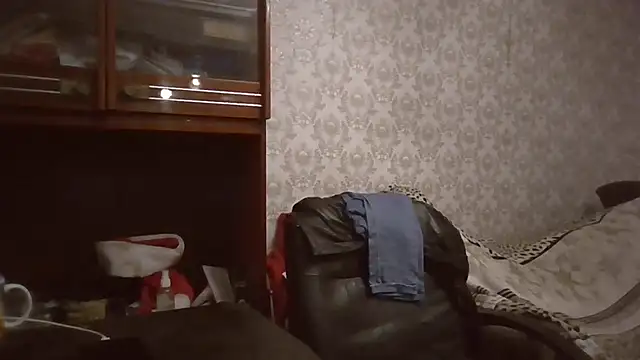 GypsiQueen2 online show from October 2, 9:00 pm