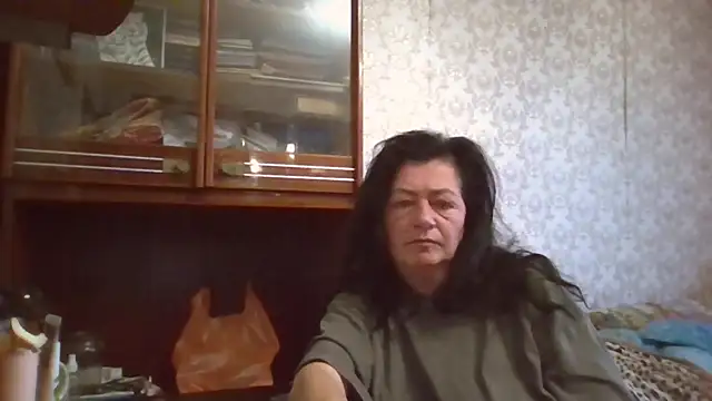 GypsiQueen2 online show from November 16, 5:35 am