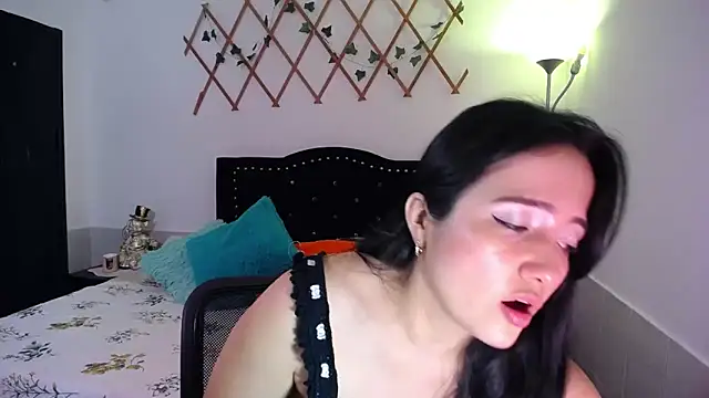 naughty girl 4u online show from October 24, 7:32 pm