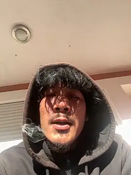 juniiorre online show from November 25, 12:05 pm