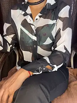 Snapshot of SCHOOL_Girl_0 chatting on December 8, 4:18 pm SCHOOL Girl 0 online show from December 8, 4:18 pm