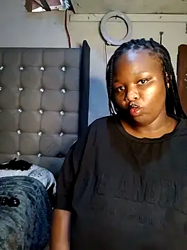 Snapshot of Aaaliyah445 chatting on February 14, 5:53 pm Aaaliyah445 online show from February 14, 5:53 pm