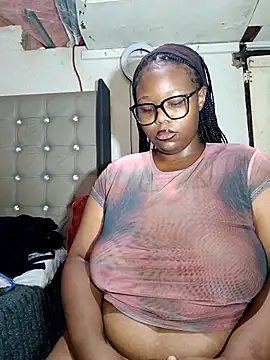 Snapshot of Aaaliyah445 chatting on March 3, 6:41 am Aaaliyah445 online show from March 3, 6:41 am