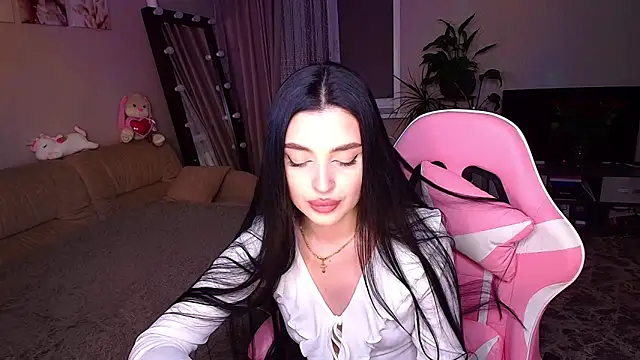   Malika   online show from November 8, 1:22 pm