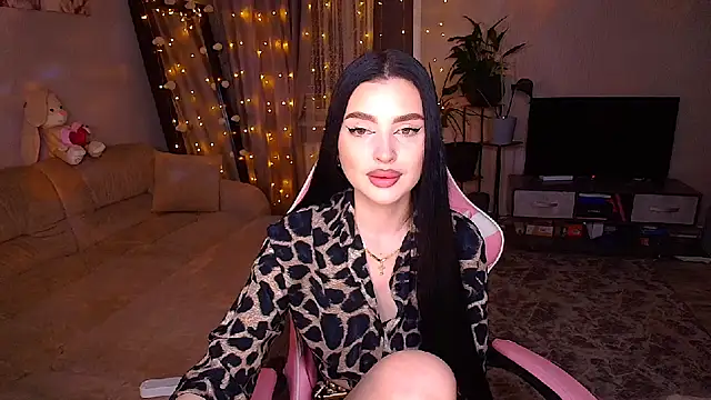   Malika   online show from December 4, 3:21 pm