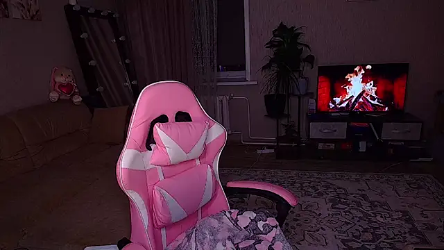   Malika   online show from March 28, 1:54 pm